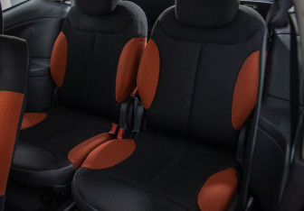 Подержанный автомобиль Citroen C2 2007 года (11 фото)