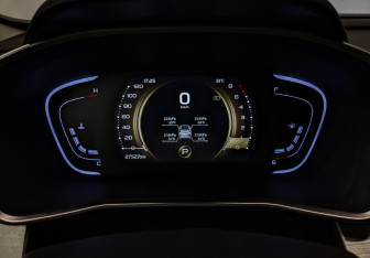 Подержанный автомобиль Geely Coolray 2023 года (12 фото)