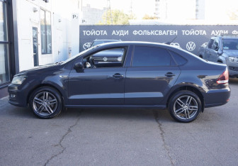 Подержанный автомобиль Volkswagen Polo Sedan 2018 года (8 фото)