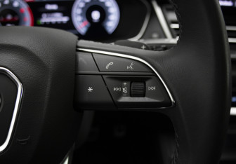 Подержанный автомобиль Audi Q5 2024 года (16 фото)
