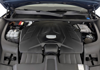 Подержанный автомобиль Porsche Cayenne 2019 года (9 фото)
