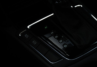 Подержанный автомобиль Skoda Superb Liftback 2012 года (16 фото)