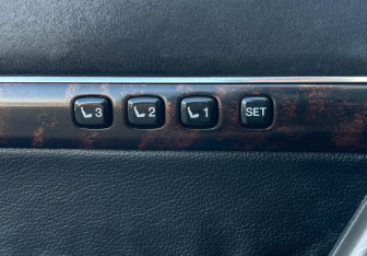 Подержанный автомобиль Toyota Land Cruiser Suv 2012 года (19 фото)