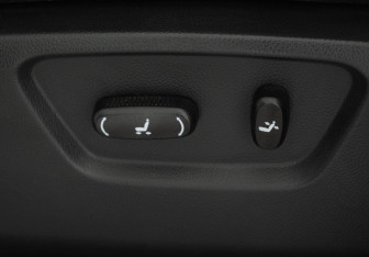 Подержанный автомобиль Opel Antara 2015 года (15 фото)