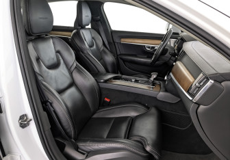 Подержанный автомобиль Volvo S90 2019 года (23 фото)