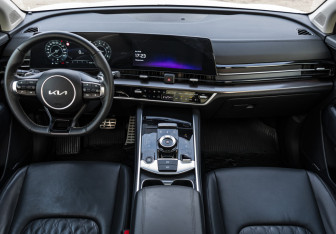 Подержанный автомобиль Kia Sportage 2025 года (13 фото)