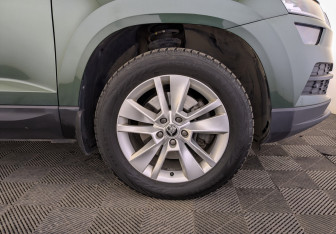 Подержанный автомобиль Skoda Karoq 2021 года (18 фото)