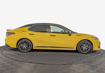 Подержанный автомобиль Toyota Camry Sedan 2022 года (4 фото)