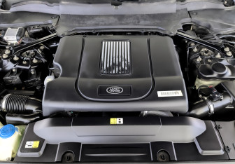 Подержанный автомобиль Land Rover Range Rover 2018 года (9 фото)