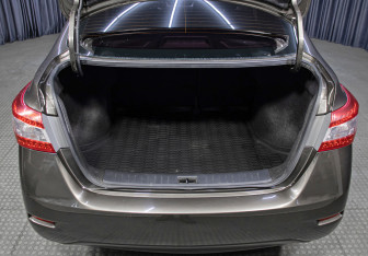 Подержанный автомобиль Nissan Sentra Sedan 2014 года (10 фото)