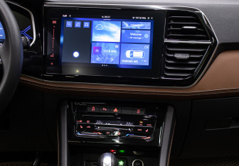 Подержанный автомобиль Jetta VS7 2023 года (15 фото)