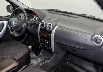 Подержанный автомобиль LADA (ВАЗ) Largus Wagon 2019 года (11 фото)