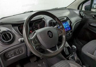Подержанный автомобиль Renault Kaptur 2020 года (13 фото)