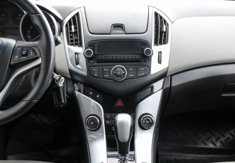 Подержанный автомобиль Chevrolet Cruze Sedan 2013 года (14 фото)