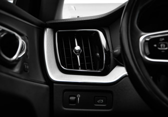 Подержанный автомобиль Volvo XC60 2019 года (13 фото)