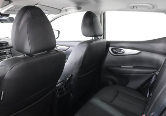 Подержанный автомобиль Nissan Qashqai 2022 года (12 фото)