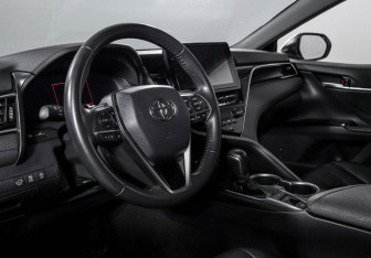Подержанный автомобиль Toyota Camry Sedan 2022 года (14 фото)