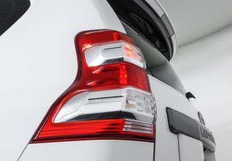 Подержанный автомобиль Toyota Land Cruiser Prado 2016 года (21 фото)