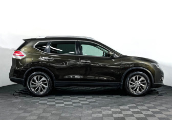 Подержанный автомобиль Nissan X-Trail 2017 года (4 фото)