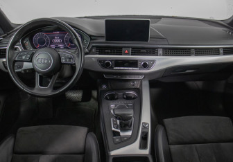 Подержанный автомобиль Audi A4 Sedan 2015 года (13 фото)