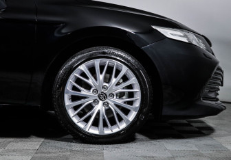 Подержанный автомобиль Toyota Camry Sedan 2020 года (15 фото)