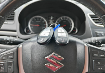 Подержанный автомобиль Suzuki Swift Hatchback 2013 года (10 фото)