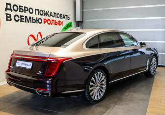 Подержанный автомобиль Hongqi H9 2023 года (4 фото)