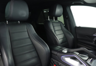 Подержанный автомобиль Mercedes-Benz GLE 2021 года (16 фото)