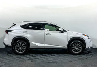 Подержанный автомобиль Lexus NX 2015 года (4 фото)