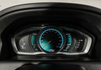 Подержанный автомобиль Volvo XC60 2014 года (11 фото)