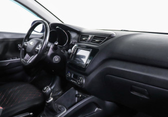Подержанный автомобиль Kia Rio Sedan 2013 года (5 фото)