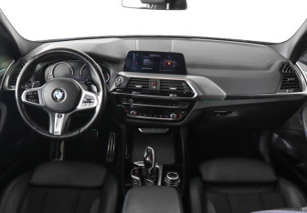 Подержанный автомобиль BMW X3 2020 года (11 фото)
