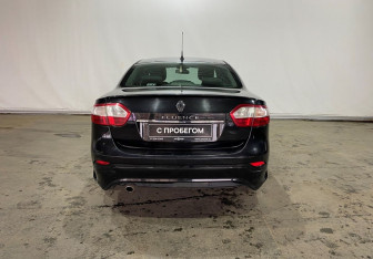 Подержанный автомобиль Renault Fluence 2012 года (6 фото)