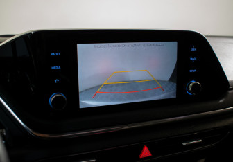 Подержанный автомобиль Hyundai Sonata 2021 года (15 фото)