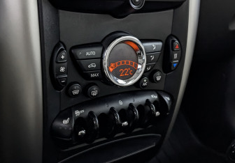 Подержанный автомобиль MINI Countryman 2015 года (21 фото)