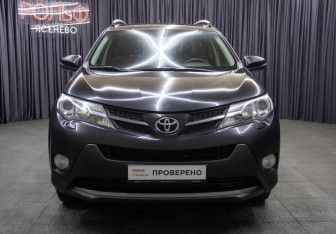 Подержанный автомобиль Toyota RAV4 2014 года (2 фото)