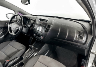 Подержанный автомобиль Kia Cerato Sedan 2014 года (7 фото)