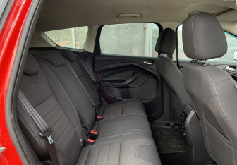 Подержанный автомобиль Ford Kuga 2014 года (21 фото)