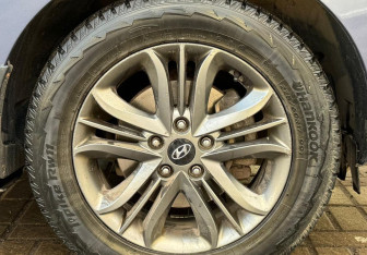 Подержанный автомобиль Hyundai ix35 2014 года (13 фото)