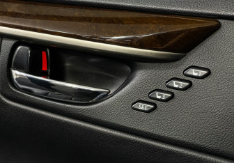 Подержанный автомобиль Lexus ES 2013 года (17 фото)