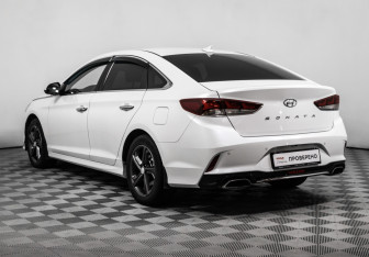 Подержанный автомобиль Hyundai Sonata 2017 года (7 фото)