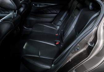 Подержанный автомобиль Infiniti Q50 2014 года (10 фото)