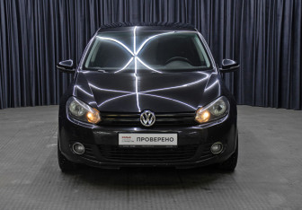 Подержанный автомобиль Volkswagen Golf Hatchback 2010 года (2 фото)