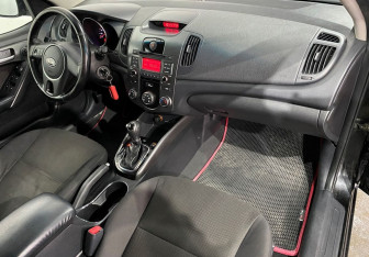 Подержанный автомобиль Kia Cerato Sedan 2011 года (9 фото)