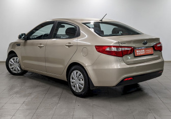 Подержанный автомобиль Kia Rio Sedan 2012 года (7 фото)
