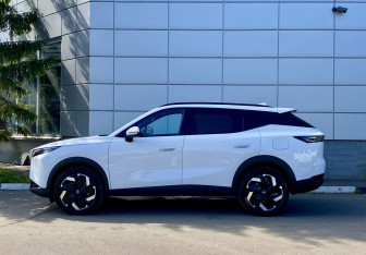 Подержанный автомобиль Omoda C7 2025 года (8 фото)