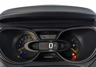 Подержанный автомобиль Renault Kaptur 2016 года (16 фото)