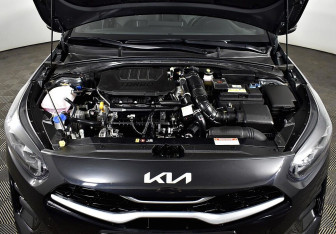 Подержанный автомобиль Kia Ceed Hatchback 2021 года (6 фото)