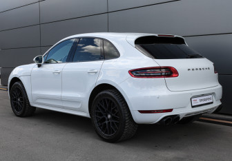 Подержанный автомобиль Porsche Macan 2018 года (6 фото)