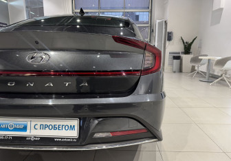 Подержанный автомобиль Hyundai Sonata 2020 года (8 фото)